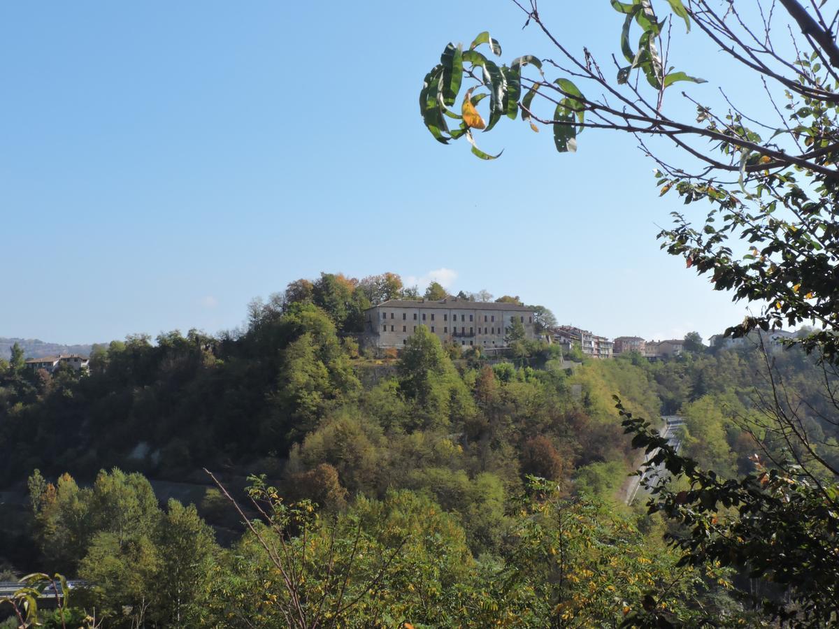 Locanda Montecarlo Lesegno Ngoại thất bức ảnh